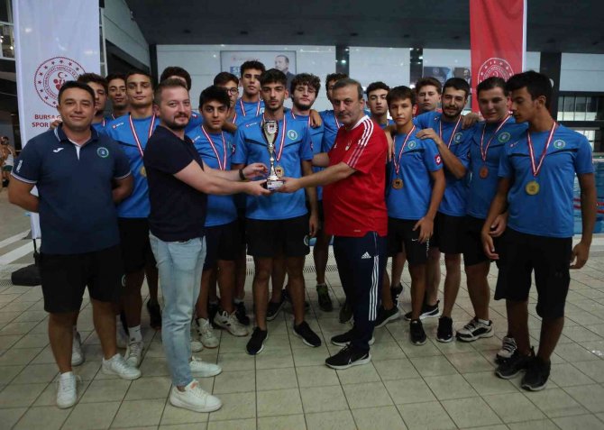 Bursa Büyükşehir Belediyespor Kulübü Sutopu Takımı Şampiyon Olarak Süper Lig’e Yükseldi