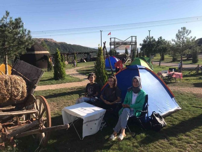 Anneler Ve Çocukları Birlikte Kamp Yaptılar