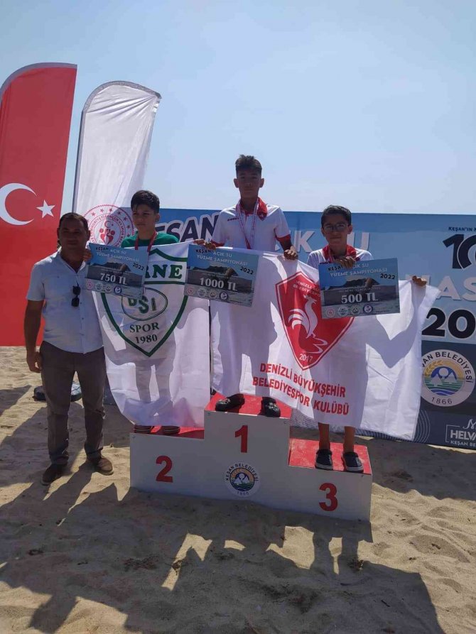 Denizlili Sporcular, Açık Su Yüzme Şampiyonası’nda Madalyalarla Döndü