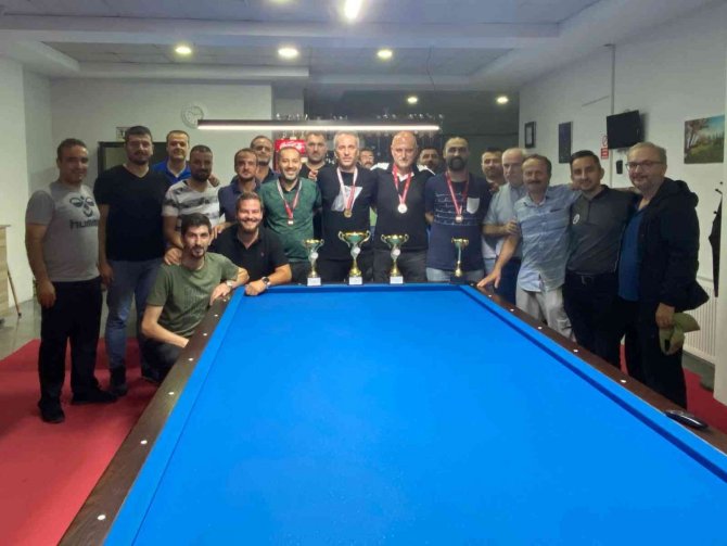 Düzce 3 Bant Bilardo Şampiyonu Kılıç Oldu
