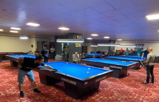 Düzce 3 Bant Bilardo Şampiyonu Kılıç Oldu
