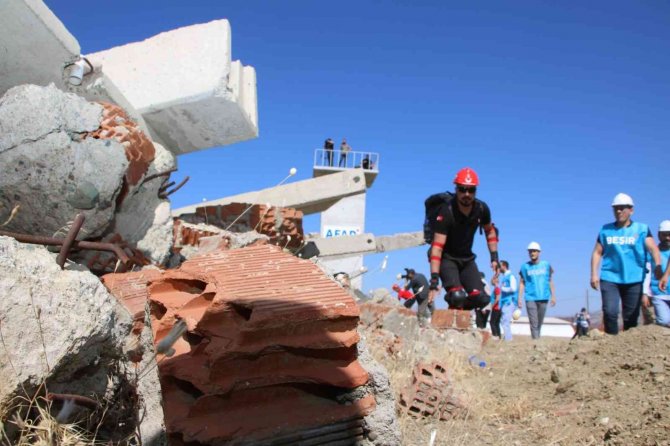 Elazığ’da 345 Personelin Katıldığı Deprem Ve Yangın Tatbikatı Nefes Kesti