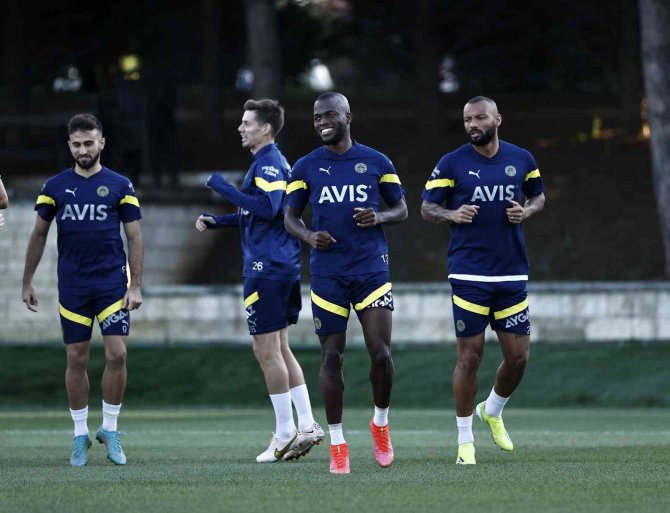 Fenerbahçe, Dinamo Kiev Maçı Hazırlıklarına Başladı