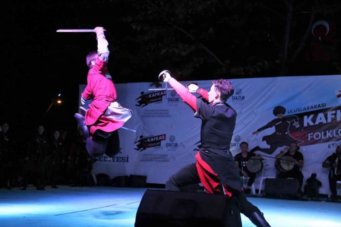 Gölcük’te Kafkas Rüzgarı Esti