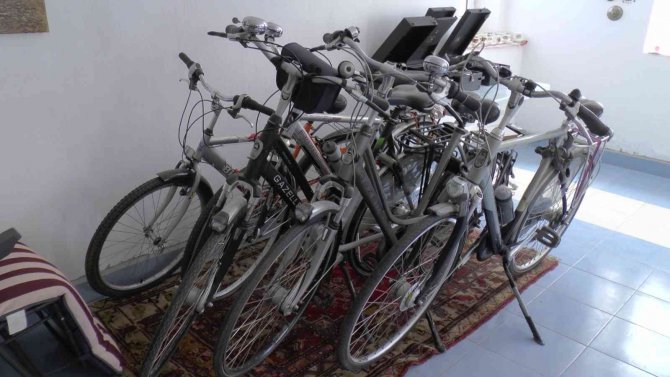 60 Yıldır Biriktirdiği Antika Eşyaları Devlete Bağışlamak İstiyor