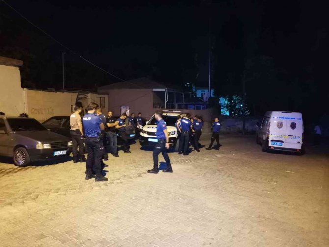 İ̇zmir’de Kanser Hastası Adam Taşındığı Yeni Evinde Oğlu Tarafından Öldürüldü