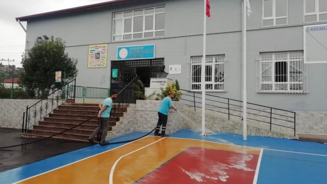 İ̇zmit Belediyesi Okul Bahçelerini Yeni Döneme Hazırlıyor