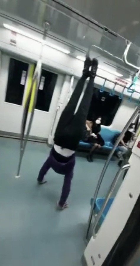 Kadıköy’de Akrobatik Metro Yolculuğu