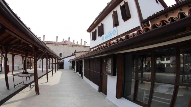 Aytekin Aytekin’in Adı Tarihi Çarşı’daki Sakem Binasına Verildi