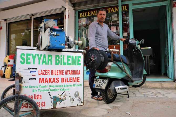 ’Çark’ Kelimesinden Yola Çıktı, Yıllardır Kentte Seyyar Bileycilik Yapıyor