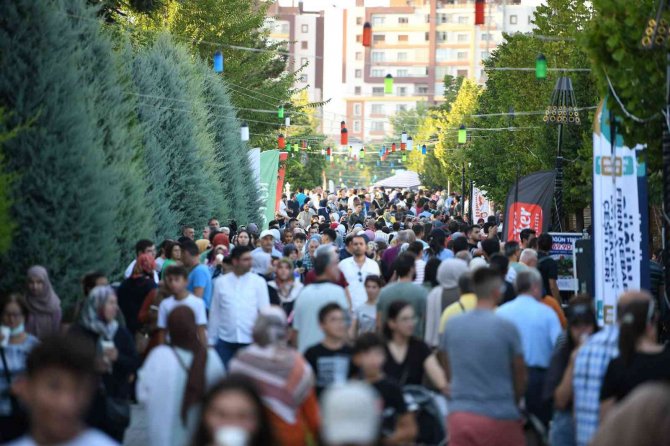 Başkan Altay: “Gastrofest’te 550 Bin Misafiri Konya’ya Yakışır Şekilde Ağırladık”