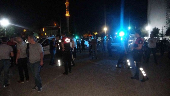 Otoparkta Kanlar İçerisinde Bulundu, Hastanede Öldü