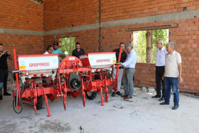 Manisa Büyükşehir Belediyesi Soma’ya Tohum Makinesi Kazandırdı