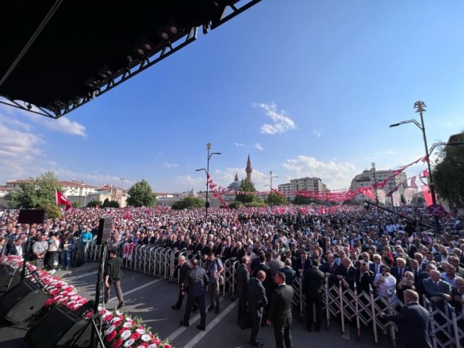 Bahçeli Sivas’ta 35 Bin Kişiye Seslendi