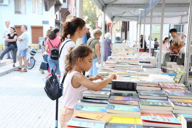 Mudanya 4. Kitap Fuarı Kapılarını Açtı