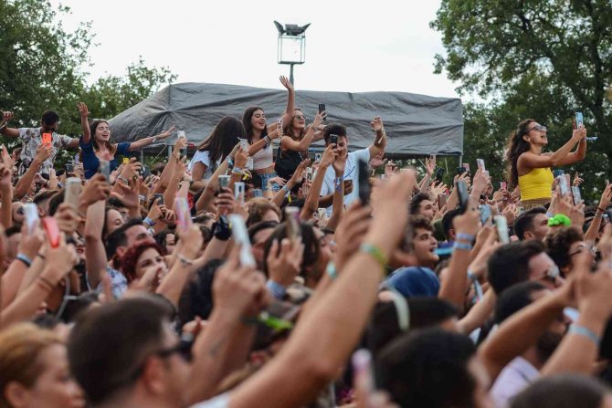 Nilüfer Müzik Festivali 60 Bin Kişiyi Müzikle Buluşturdu