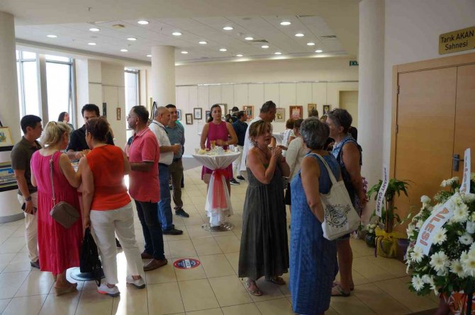 Marmaris’te ’Hayaller Ve Çizgiler’ İsimli Minyatür Resim Sergisi Akm’de Açıldı