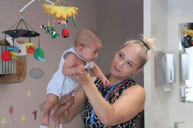 1 Kilo Doğan Çağan Bebek Hayata Tutundu