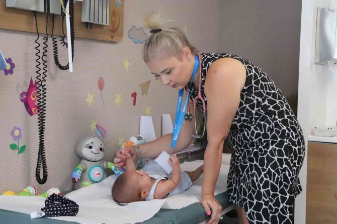 1 Kilo Doğan Çağan Bebek Hayata Tutundu