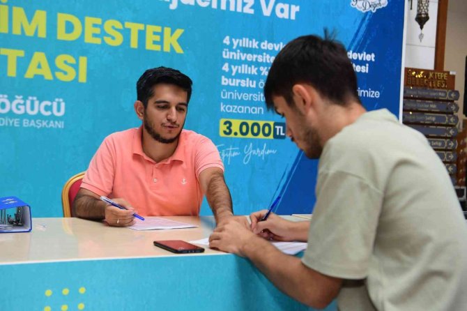 Sancaktepe Belediyesi’nden Üniversite Öğrencilerine Burs Desteği