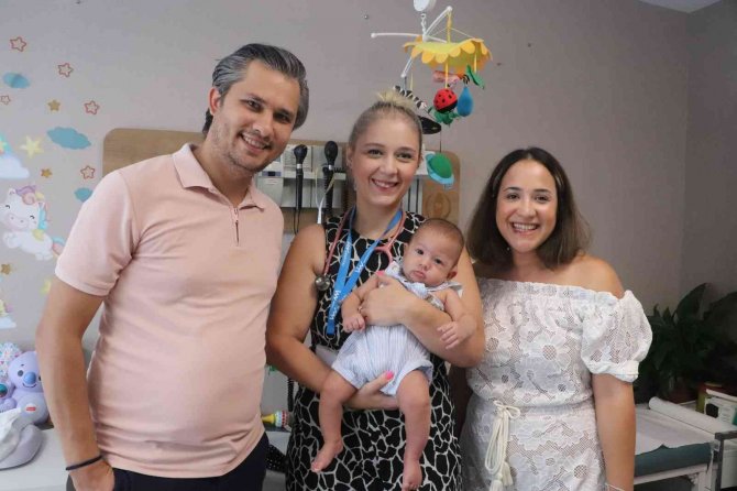 1 Kilo Doğan Çağan Bebek Hayata Tutundu