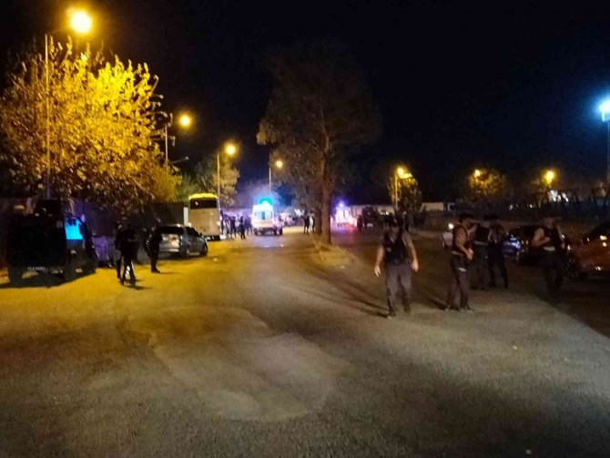 Kayınbiraderine Ve İki Kuzenine Kurşun Yağdırdı: 1 Ölü, 2 Yaralı
