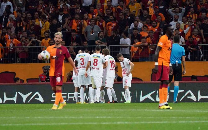 Spor Toto Süper Lig: Galatasaray: 1 - Gaziantep Fk: 1 (İ̇lk Yarı)