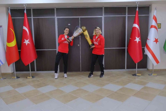 Süper Kupa’nın Şampiyonlarından Başkan Vidinlioğlu’na Ziyaret