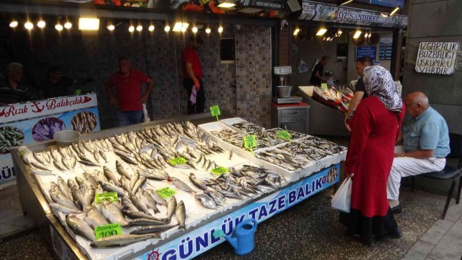 Tezgâhlar Yavaş Yavaş Şenlenmeye Başladı