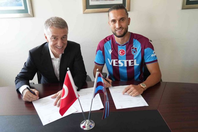 Yusuf Yazıcı İmzayı Attı