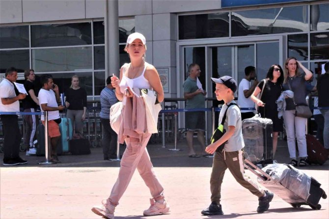 Turizmde Yüzler Gülüyor, 1 Milyondan Fazla Kişinin Çalışma Sezonu Uzayabilir