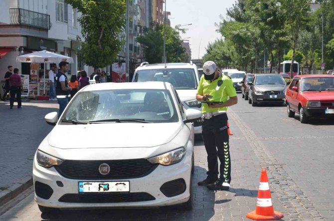 Uşak’ta Bin 337 Sürücüye Para Cezası Kesildi