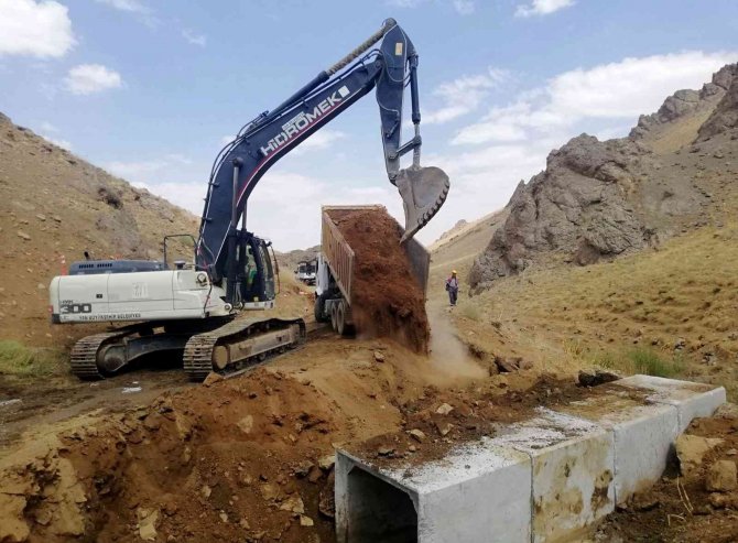 Kırsalda Yol İyileştirme Çalışması