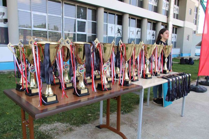 Edremit Belediyesi Spor Kulübü Sporcuları Türkiye Şampiyonu Oldu