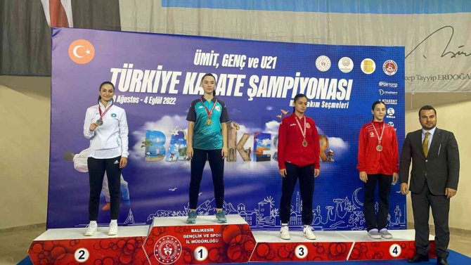 Ümit Genç Ve U21 Türkiye Karate Şampiyonası’nda Bursa Büyükşehir Belediyesporlu Karatecilerden 5 Madalya