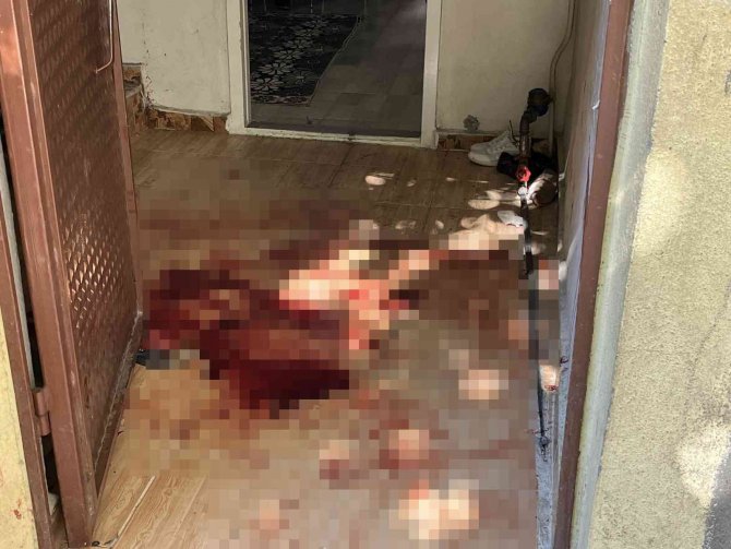 Annesinin Evine Sığınan Kadın, Oğlu Tarafından Vuruldu