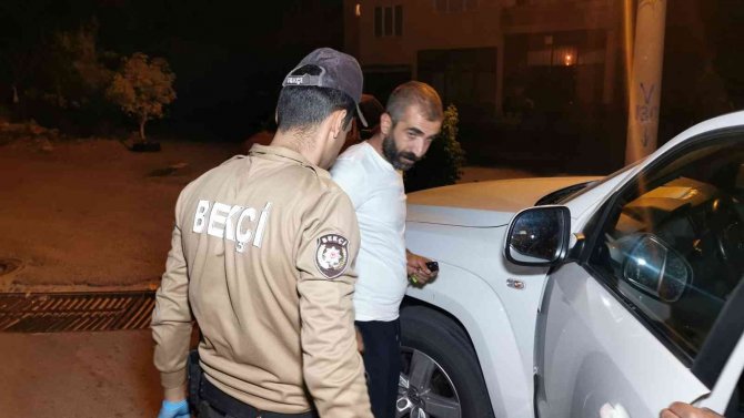 Durdurulan Kamyonetten Ruhsatsız Tabanca Çıktı