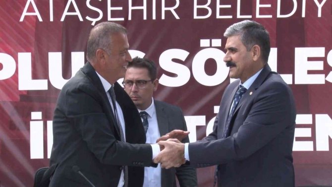 Ataşehir Belediyesi Çalışanları Yüzde 110’luk Zammı Başkanla Halay Çekerek Kutladı