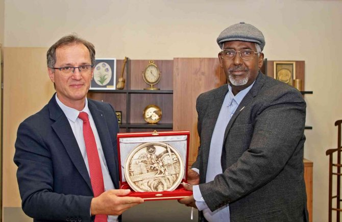 Somali Benadir Üniversitesi Heyetinden Çakü’ye İşbirliği Ziyareti