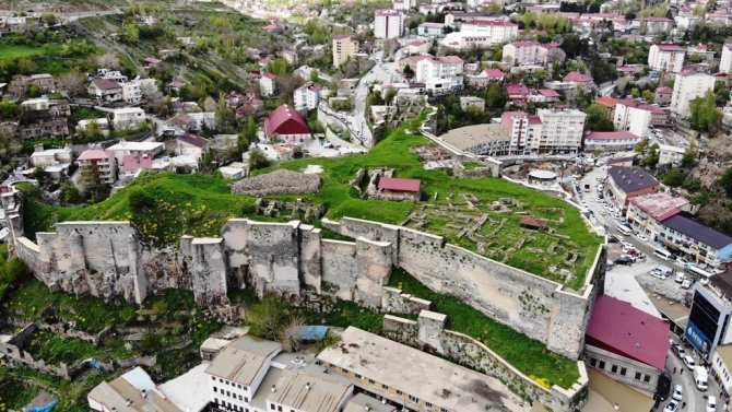 Bitlis’in Tarihi Yapıları Tek Tek Gün Yüzüne Çıkarılıyor