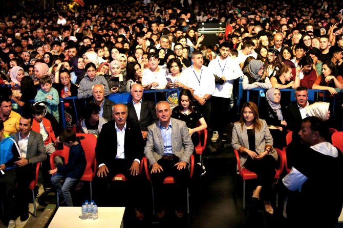 Kıraç’tan Yenişehir’de Muhteşem Konser