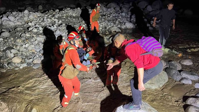 Çin’deki Depremde Can Kaybı 65’e Yükseldi