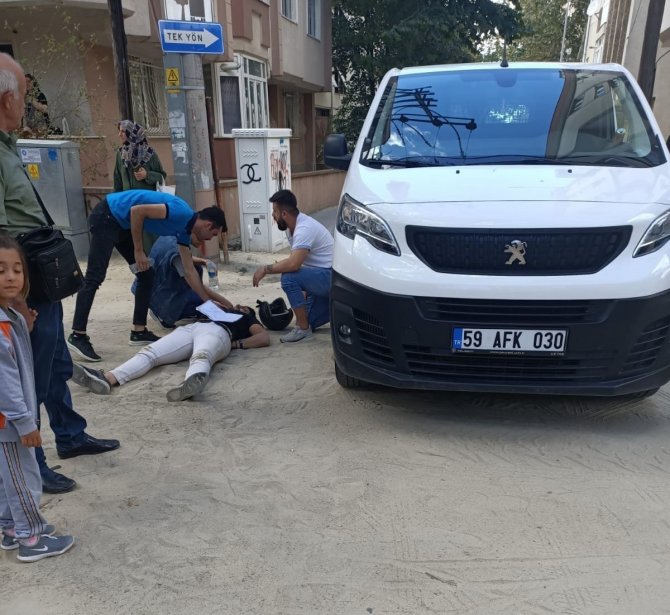 Tekirdağ’da Devrilen Motosikletin Sürücüsü Yaralandı