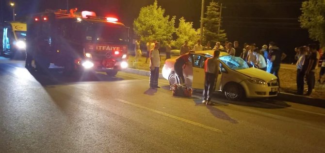 Tır İle Otomobil Çarpıştı: 1 Ölü, 2 Yaralı