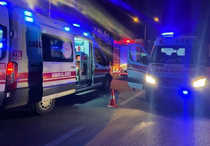 Tır İle Otomobil Çarpıştı: 1 Ölü, 2 Yaralı
