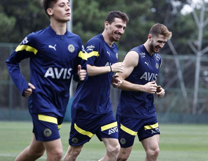 Fenerbahçe, Dinamo Kiev Maçı Hazırlıklarını Sürdürdü