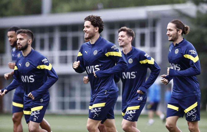 Fenerbahçe, Dinamo Kiev Maçı Hazırlıklarını Sürdürdü