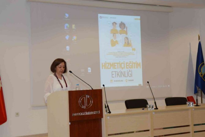 Anadolu Üniversitesi Eğitim Fakültesinde ’Hizmet İçi Eğitim’ Etkinliği Başladı