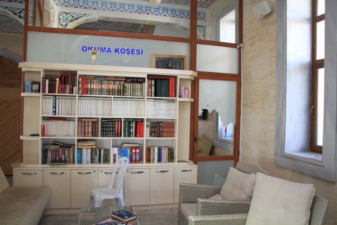 Kula’nın Gözbebeği Olan Süleyman Şah Camii’ne Hırsız Girdi