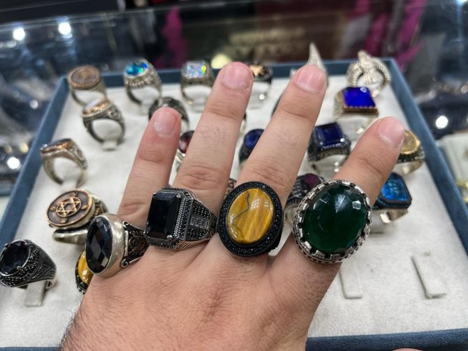 Bu Yıl Gümüşçülerde ‘Erkek Takıları’ İlgi Gördü